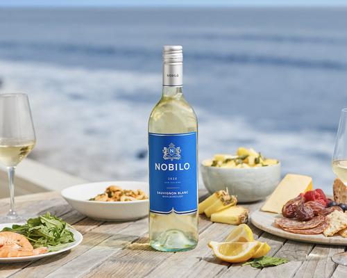 nobilo-tabletop-by-the-beach